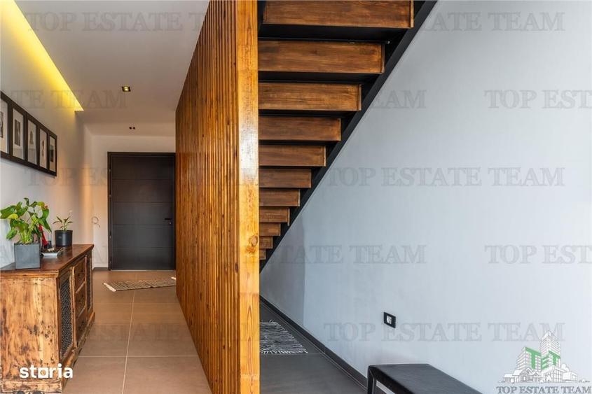 Casă cu 4 camere în Ostratu