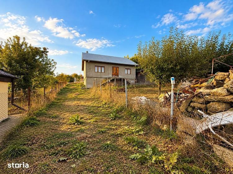 Casă cu 3 camere în Dorobanț