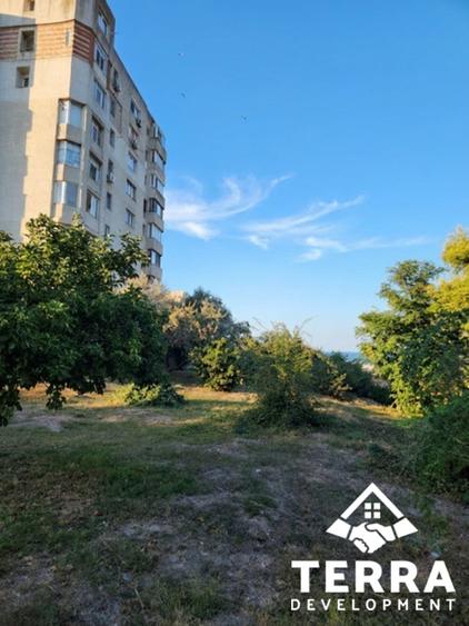 Apartament cu 3 camere decomandat în Faleza Nord