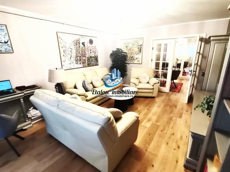 Apartament cu 3 camere semidecomandat în Mărăței