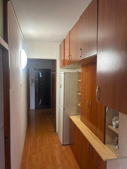 Apartament cu 3 camere decomandat în Alfa