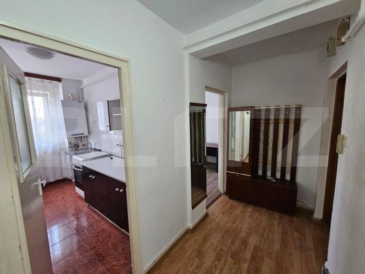 Apartament cu 3 camere decomandat în Cetate