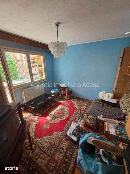De vanzare apartament cu 3 camere, zona Madam Pop, pret 58.500 euro