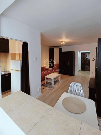 Apartament cu 2 camere semidecomandat, mobilat în Dristor
