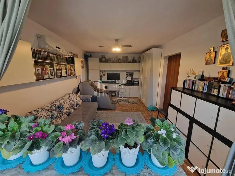 Apartament cu 4 camere semidecomandat în Central