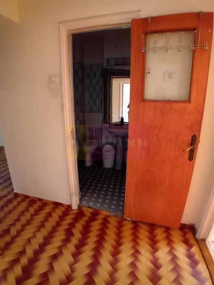 Apartament cu 4 camere decomandat în Libertății
