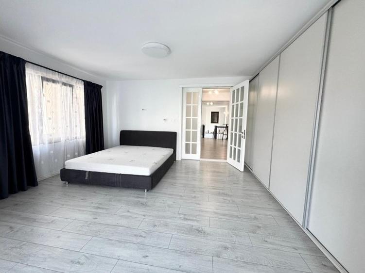 Casă cu 5 camere cu Teren 385 Mp în Bucureștii Noi