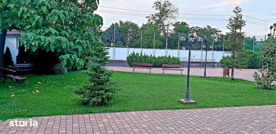 Casă cu Teren 3000 Mp în Central
