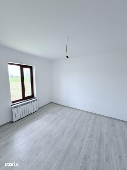 Casă cu 3 camere cu Teren 1000 Mp în Stăuceni