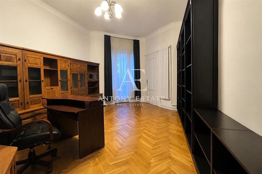 Apartament cu 4 camere decomandat, mobilat în Central