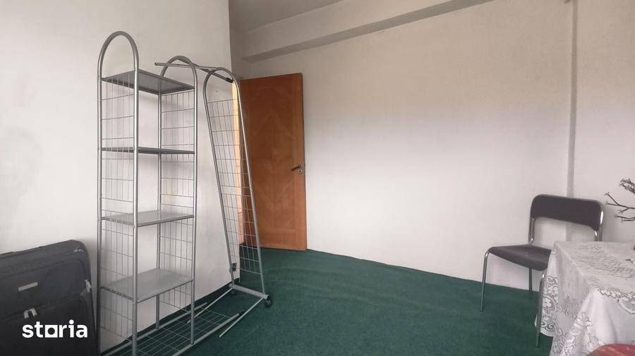 Apartament cu 2 camere decomandat în Piața Centrală
