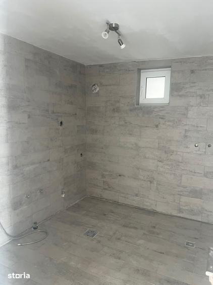 Casă cu 3 camere cu Teren 200 Mp în Calea București