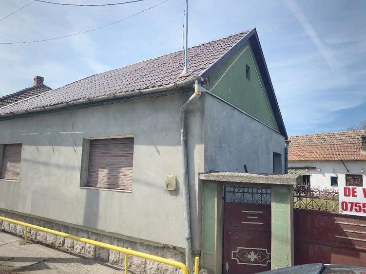 Casă cu 2 camere cu Teren 2500 Mp în Uileacu de Criș