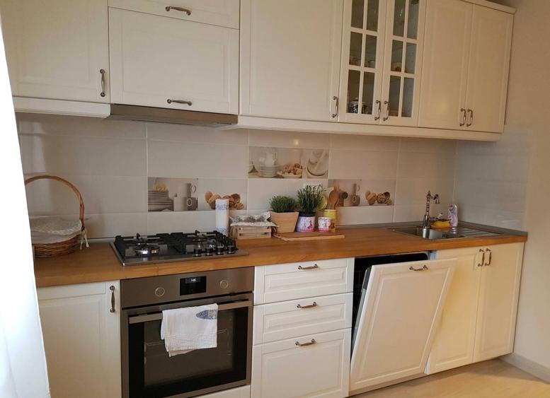 Apartament cu 2 camere decomandat în 13 Septembrie