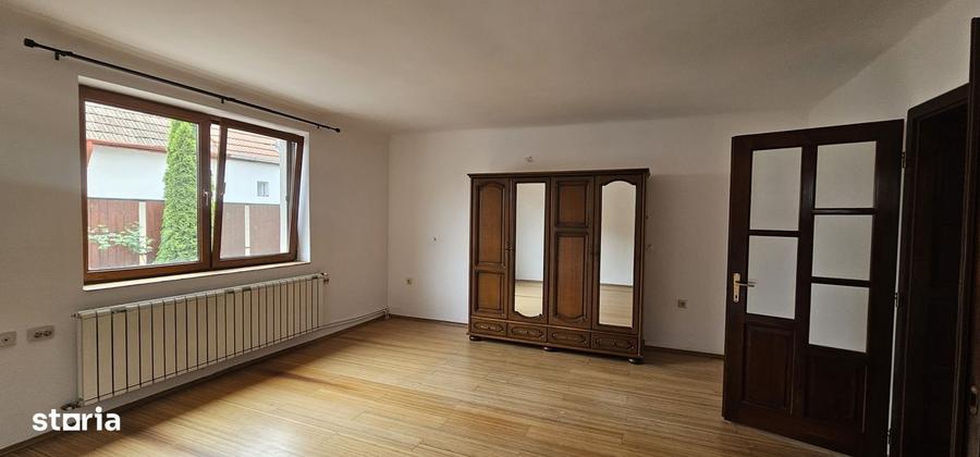 Casă cu 4 camere decomandat cu Teren 502 Mp în Șelimbăr
