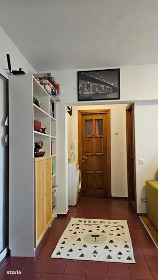 Apartament cu 3 camere decomandat, mobilat în Tineretului