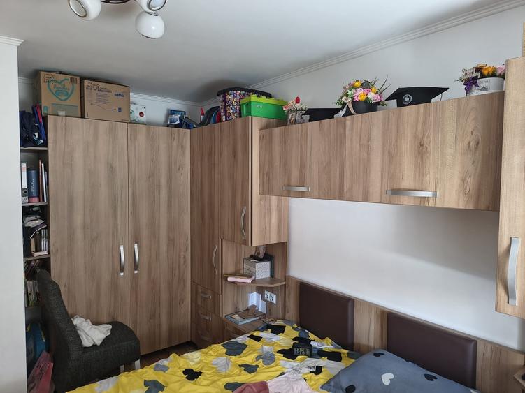 Apartament cu 3 camere semidecomandat, mobilat în Baciu