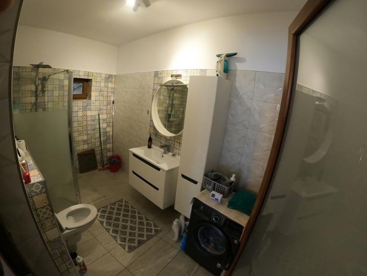 Casă individuală cu 4 camere cu Canalizare în Central