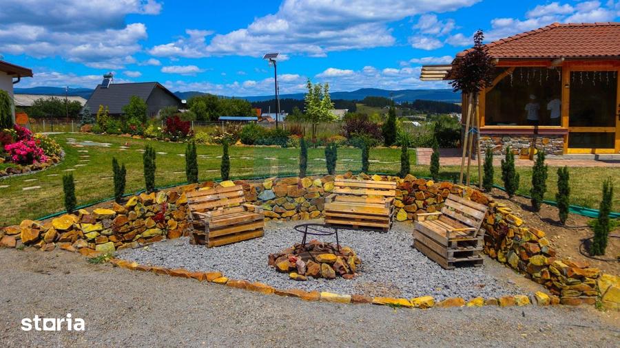 Casă cu 6 camere cu Teren 3500 Mp în Central