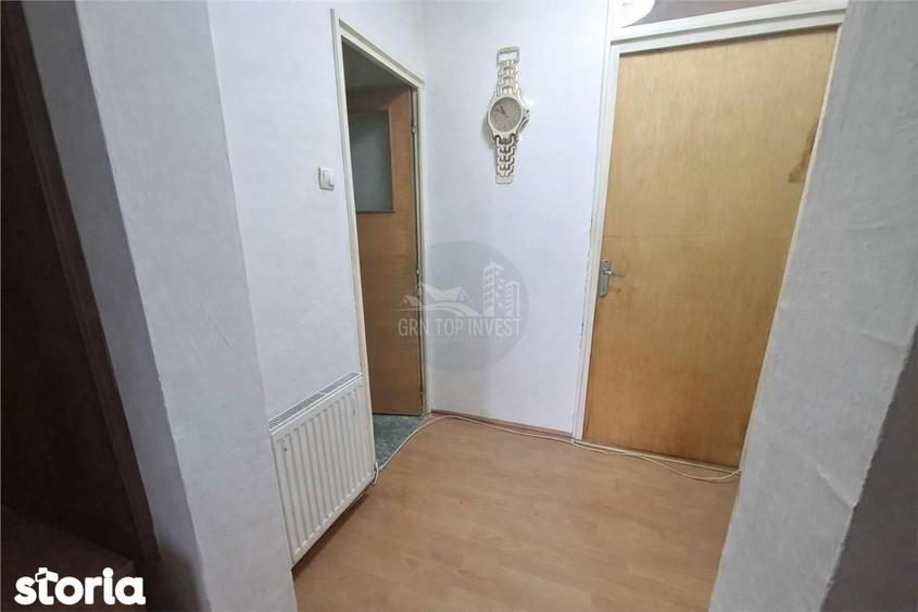 Apartament cu 3 camere decomandat, mobilat în Terezian