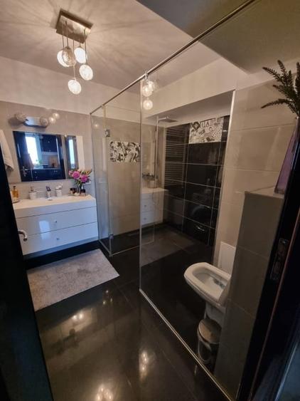 Apartament cu 2 camere decomandat, mobilat în Central