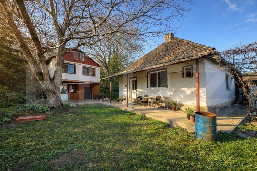 Casă individuală cu 3 camere cu Garaj în Reghin