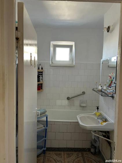Apartament cu 3 camere decomandat în Rogerius