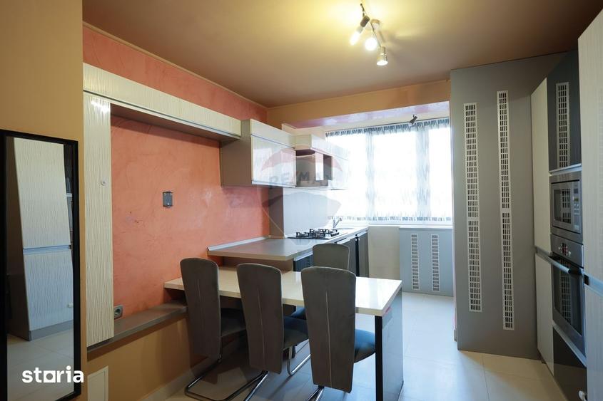 Apartament cu 3 camere semidecomandat în Rogerius