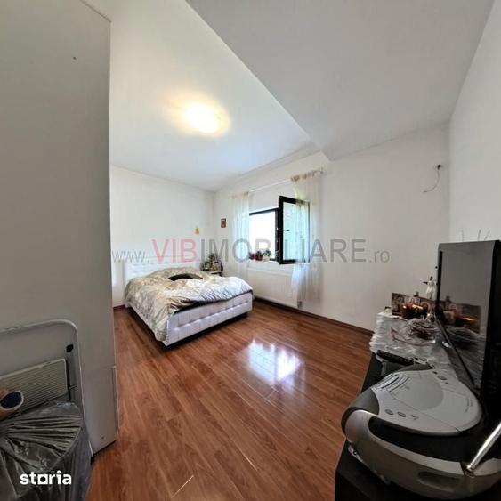 Apartament cu 3 camere decomandat în Sud