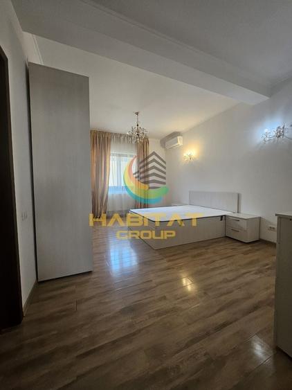 Casă individuală cu 5 camere cu Canalizare în Central