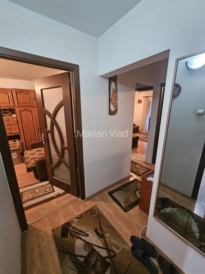 Apartament 3 camere, 2 balcoane, cartier Plopilor!