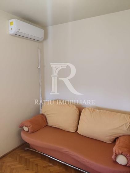 Apartament cu 3 camere decomandat, mobilat în Cetății
