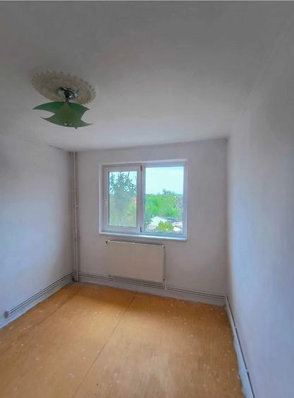 Apartament cu 2 camere semidecomandat în Calea Galați