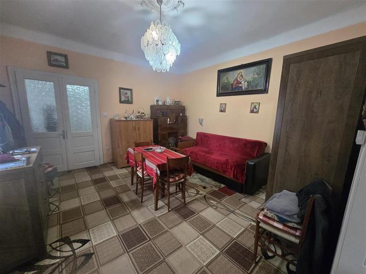 Duplex cu 3 camere cu Canalizare în Central