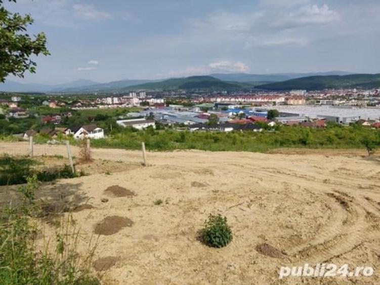 Teren de 1425 mp, în Industrială