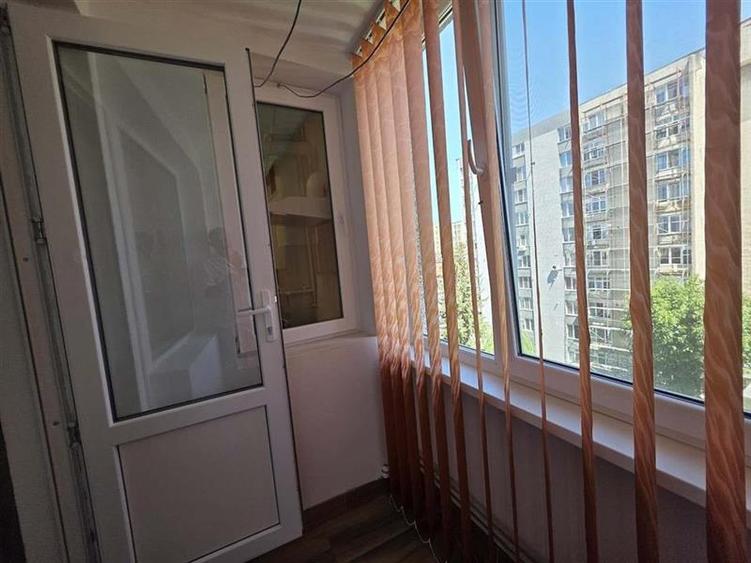 Garsonieră semidecomandată în 13 Decembrie