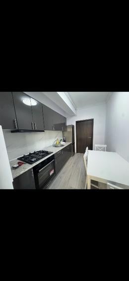 Apartament cu 2 camere decomandat, mobilat în Tomis Plus