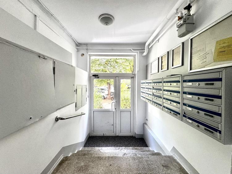 Apartament cu 2 camere semidecomandat, mobilat în Central