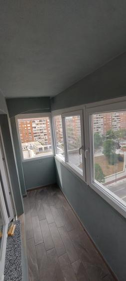 Apartament cu 3 camere decomandat în Exterior Vest