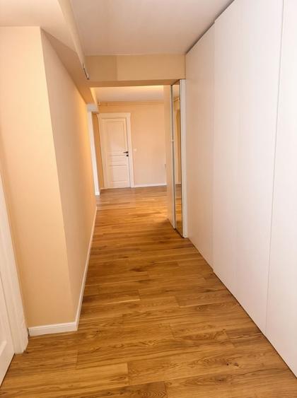 Apartament cu 3 camere în Vitan