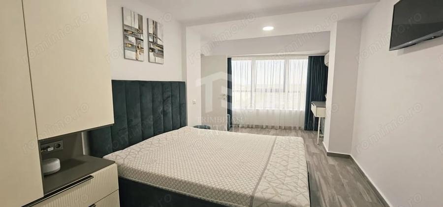 Apartament cu 3 camere semidecomandat în Central