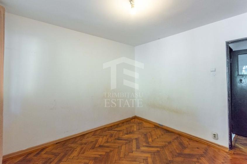 Apartament cu 3 camere semidecomandat în Mihai Bravu
