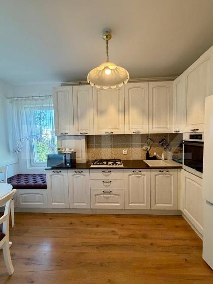 Apartament cu 3 camere decomandat, mobilat în Zorilor