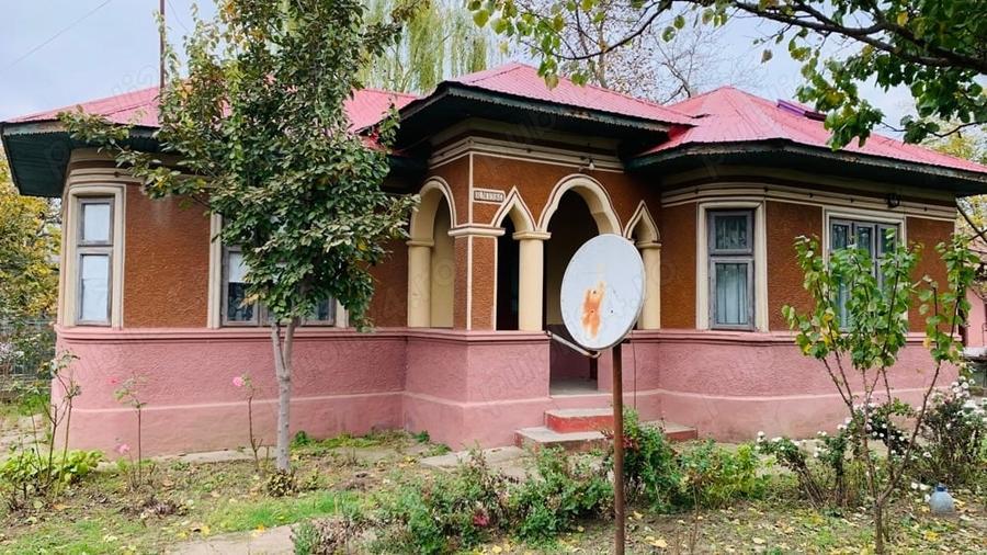 Casă cu 4 camere cu Teren 1500 Mp în Mihai Viteazu
