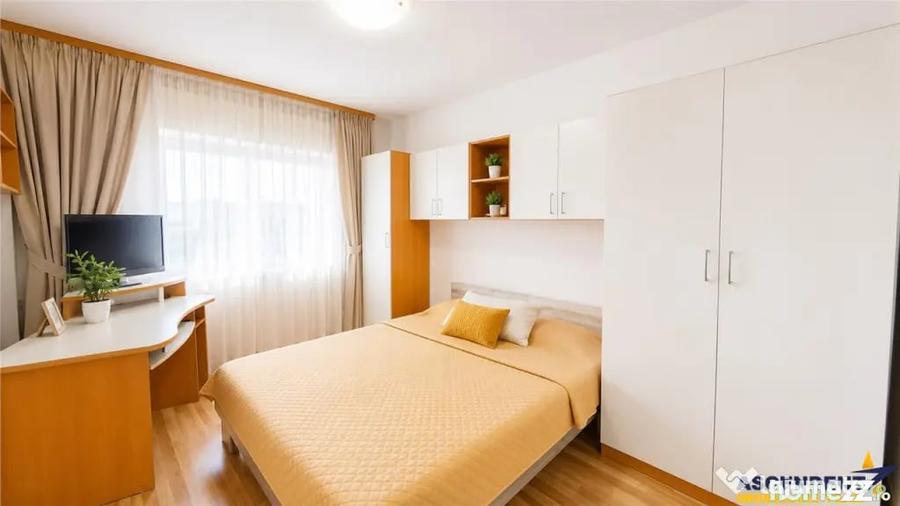 Apartament cu 3 camere decomandat în 13 Decembrie