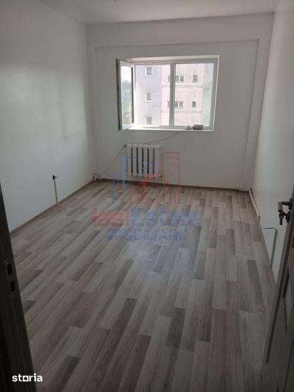 Apartament cu 2 camere decomandat în Mircea cel Bătrân