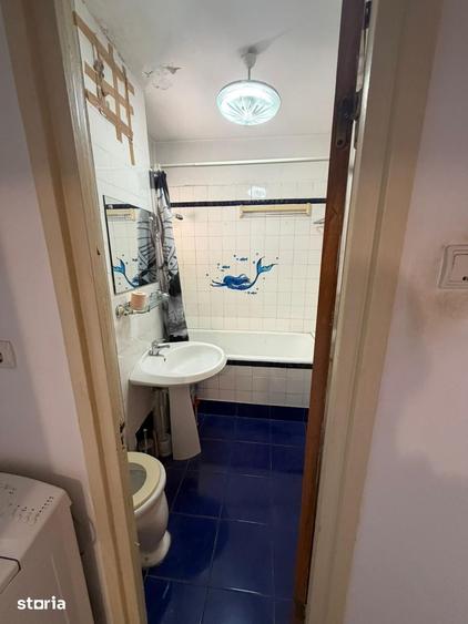 Apartament cu 3 camere semidecomandat, mobilat în Tineretului