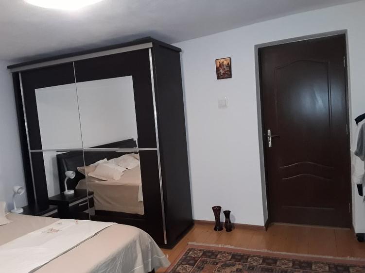 Casă individuală cu 4 camere cu Teren 6202 Mp în Totea de Hurezani