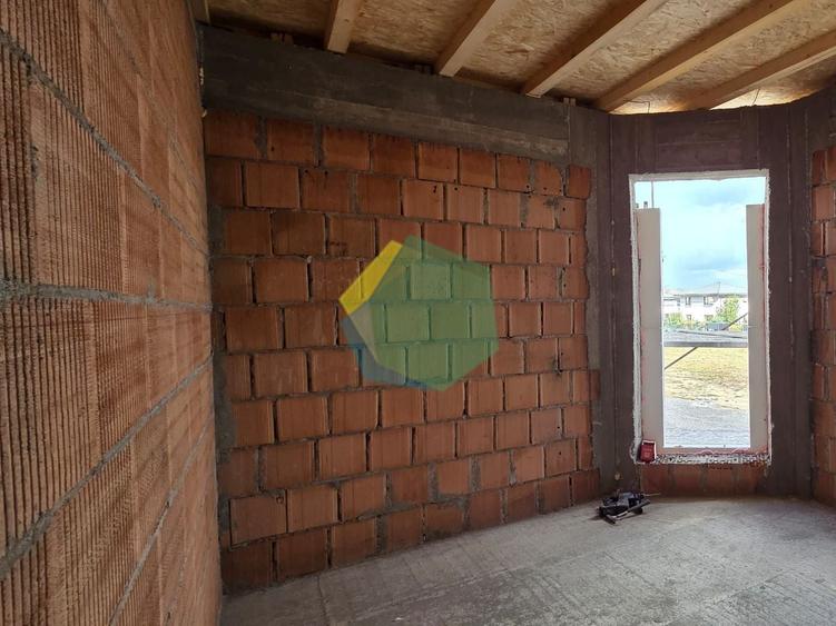 Duplex cu 3 camere cu Canalizare în Odăi