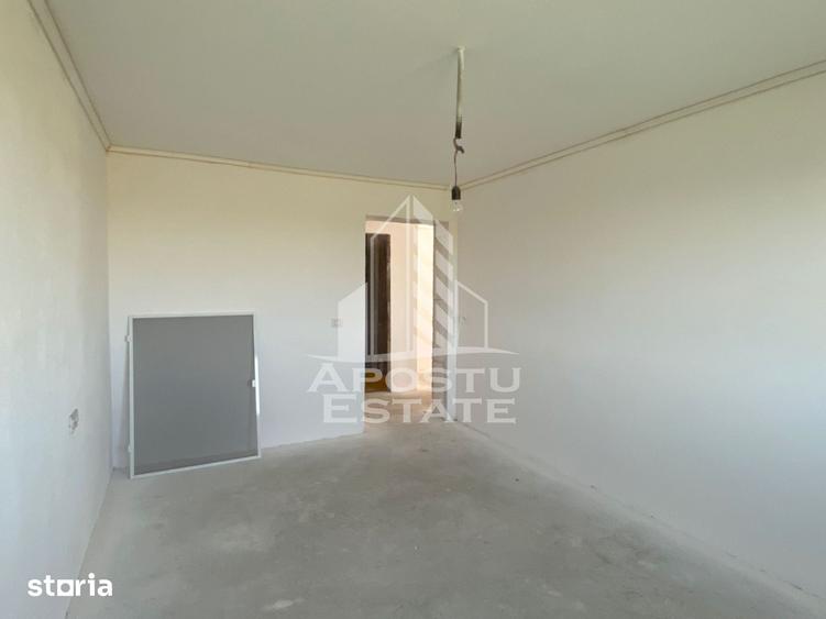 Casă cu 4 camere cu Teren 400 Mp în Săcălaz